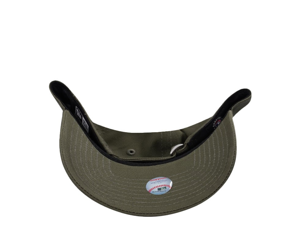 New Era New York Yankees League Essential Olive 9Forty Strapback Casquette