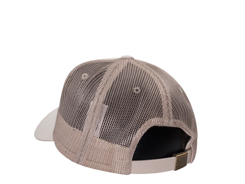 Von Dutch Oval Patch White Trucker Strapback Casquette