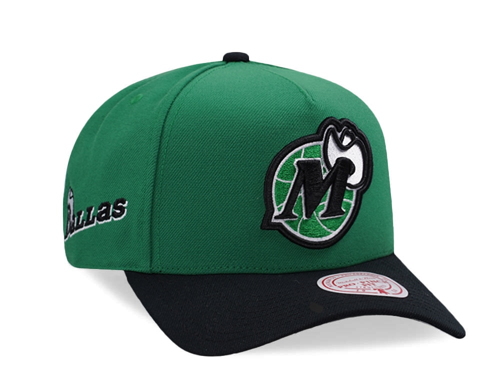 Mitchell & Ness Dallas Mavericks NBA In The City Green Edition Pro Pinch Fit Snapback Casquette