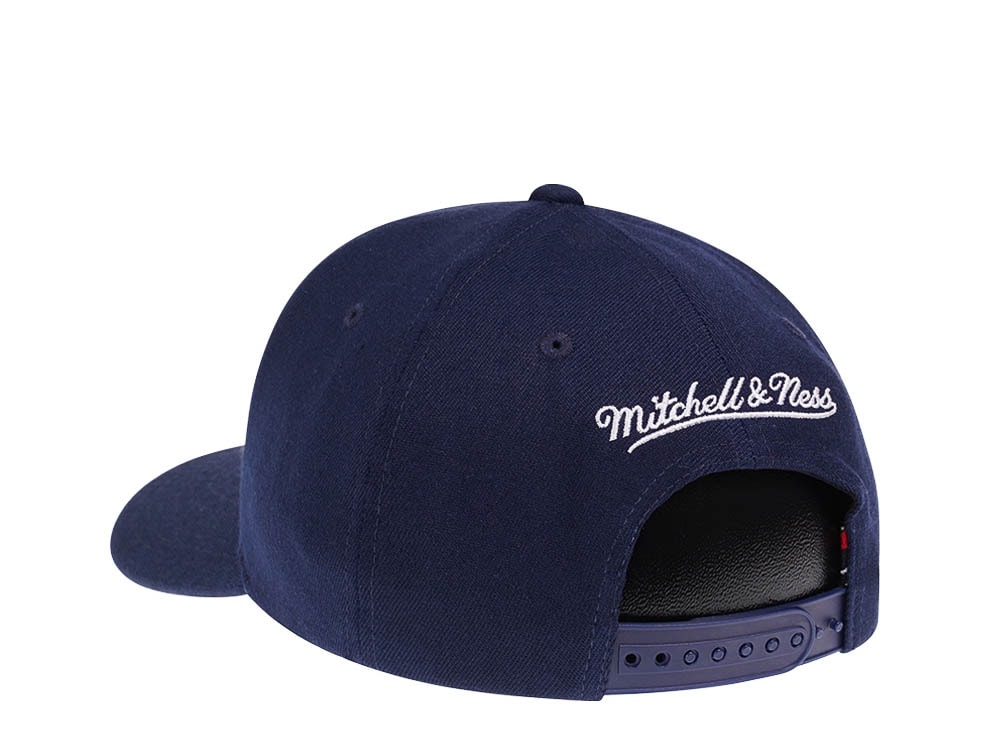 Mitchell & Ness New Orleans Pelicans Team Ground Red Line Solid Flex Snapback Casquette