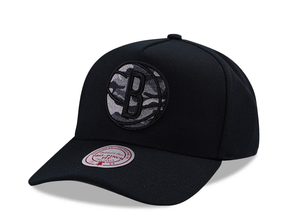 Mitchell & Ness Brooklyn Nets 404 Club Camo Black Edition Pro Pinch Fit Snapback Casquette