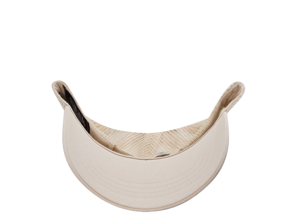 Von Dutch Oval Patch Beige Trucker Strapback Casquette