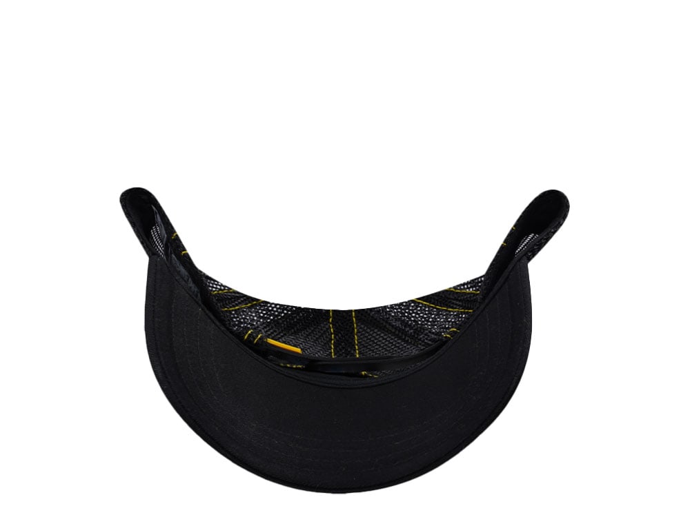 Capslab One Piece Straw Hat Crew Flag Black Trucker Snapback Casquette