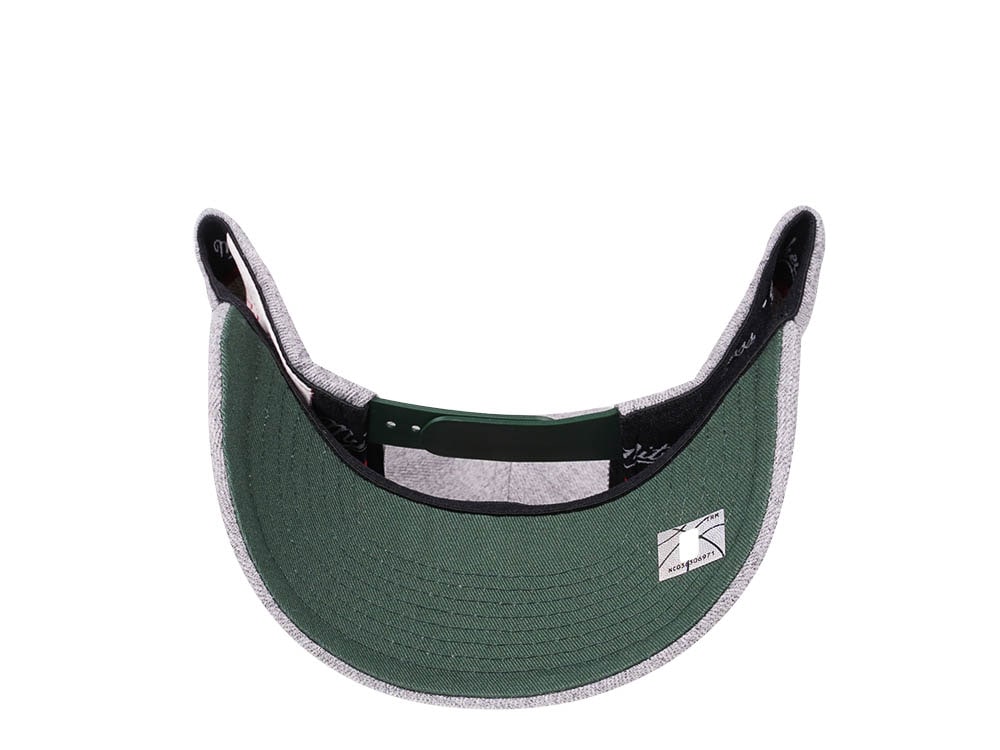 Mitchell & Ness Milwaukee Bucks Heather Gray Red Line Solid Flex Snapback Casquette