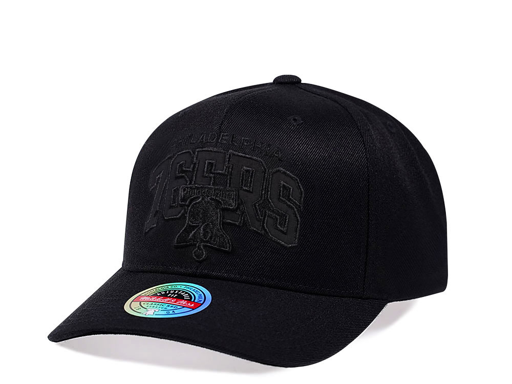 Mitchell & Ness Philadelphia 76ers Black Out Team Arch Red Line Flex Snapback Casquette