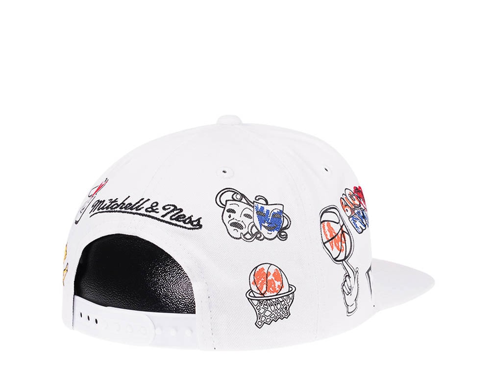 Mitchell & Ness New York Knicks White Hand Drawn Snapback Casquette