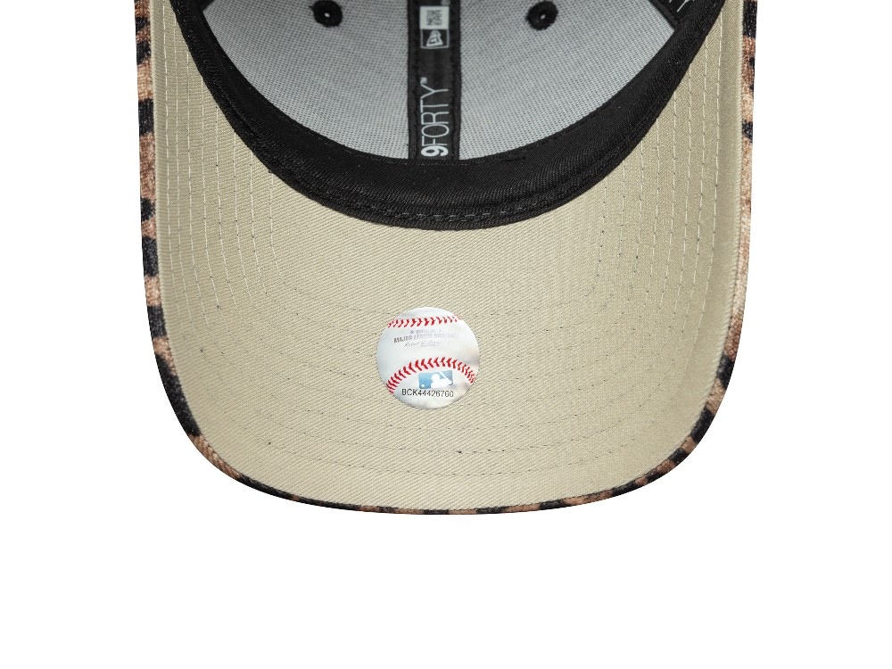 New Era New York Yankees Leo Velour Womens 9Forty Strapback Casquette
