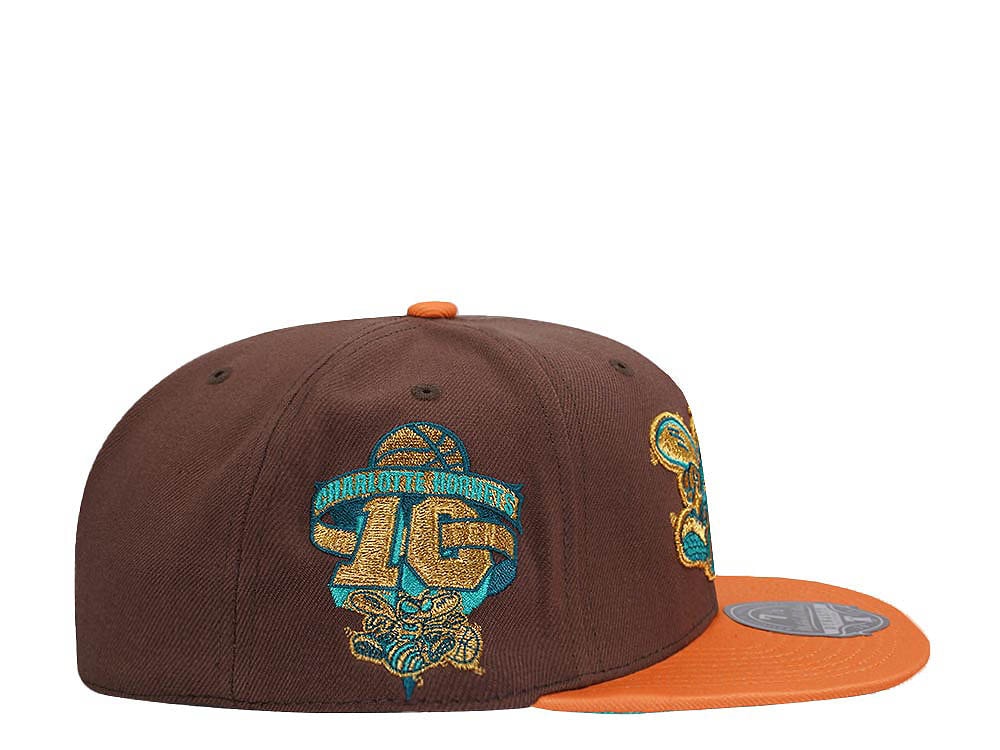 Mitchell & Ness Charlotte Hornets 10th Anniversary Copper Top Hardwood Classic Dynasty Fitted Casquette