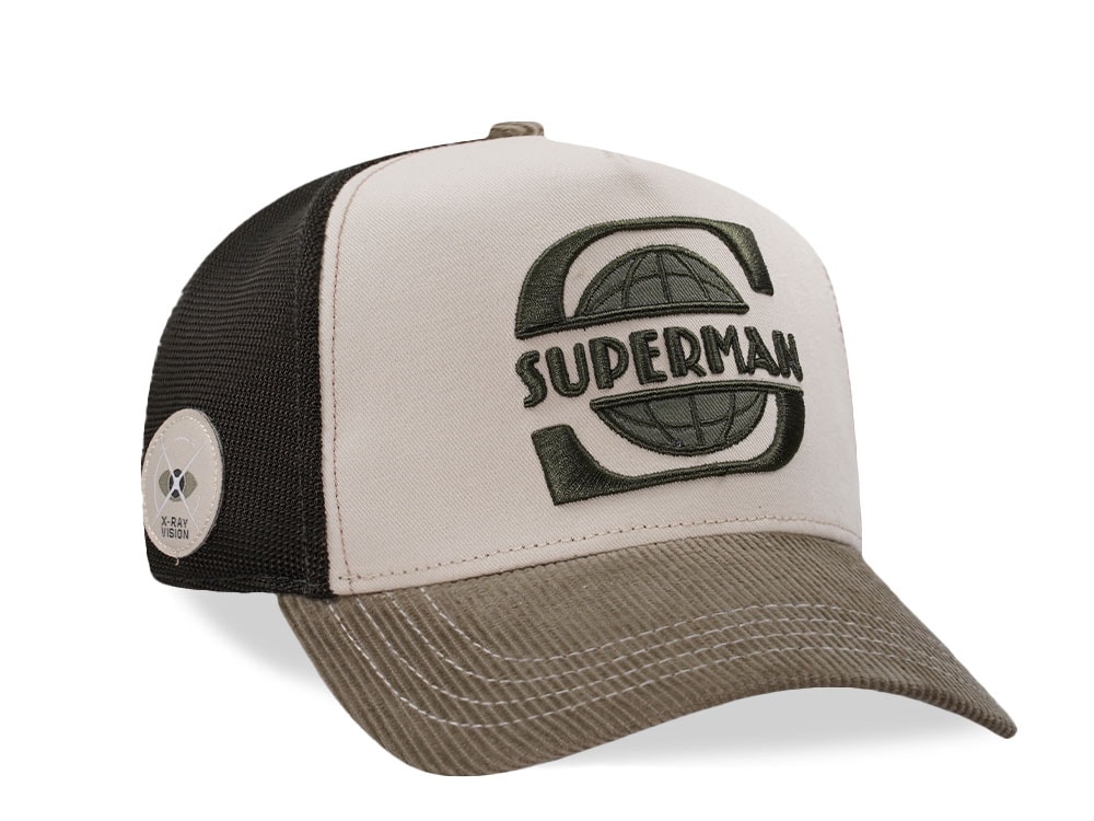 Capslab Superman World Beige Trucker Snapback Casquette