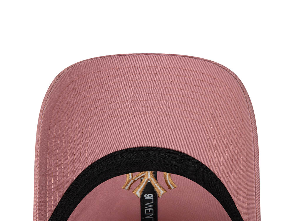 New Era New York Yankees League Essential Pink 9Twenty Strapback Casquette