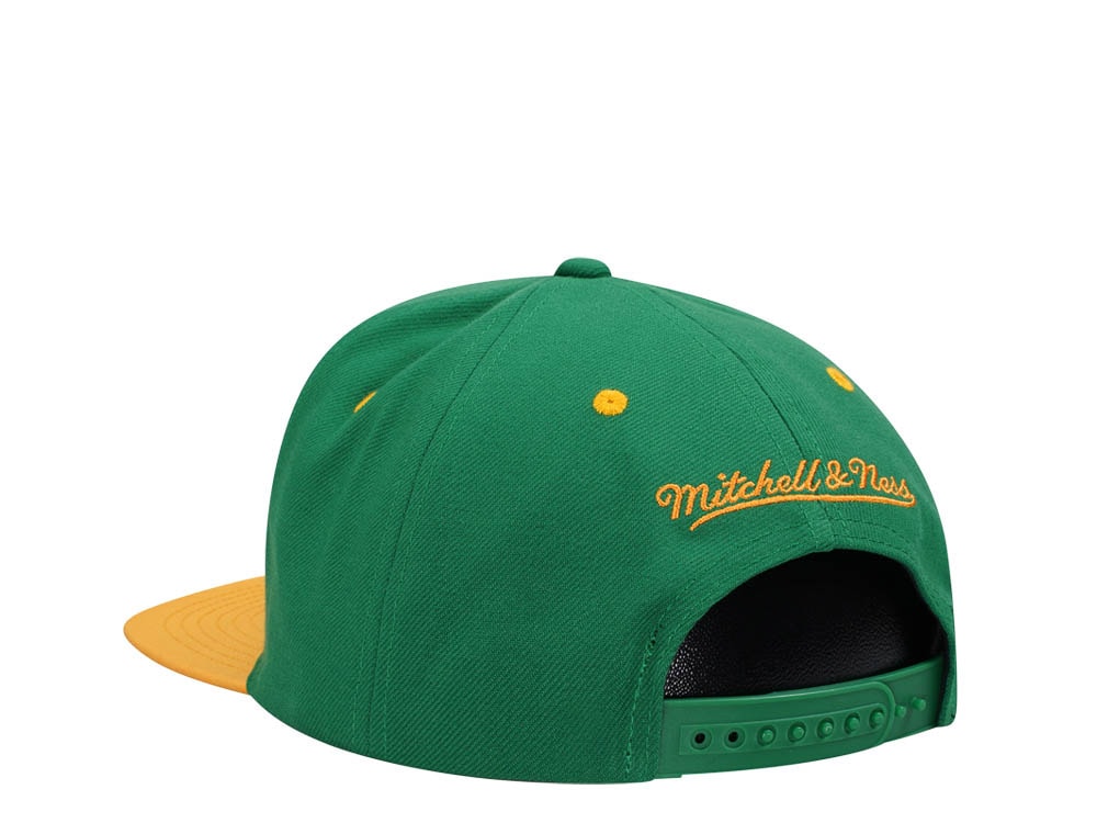 Mitchell & Ness Milwaukee Bucks Breakthrough Two Tone Snapback Casquette