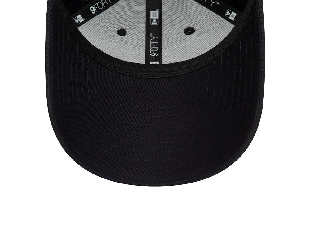 New Era New York Yankees Diamond Era Essential Black 9Forty Strapback Casquette