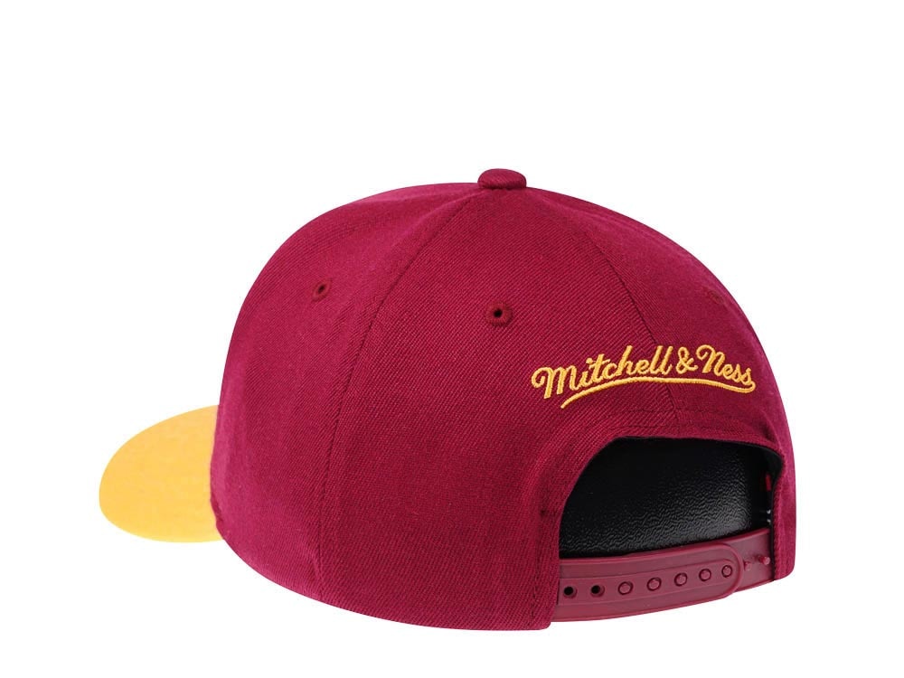Mitchell & Ness Cleveland Cavaliers Two Tone Red Line Solid Flex Snapback Casquette