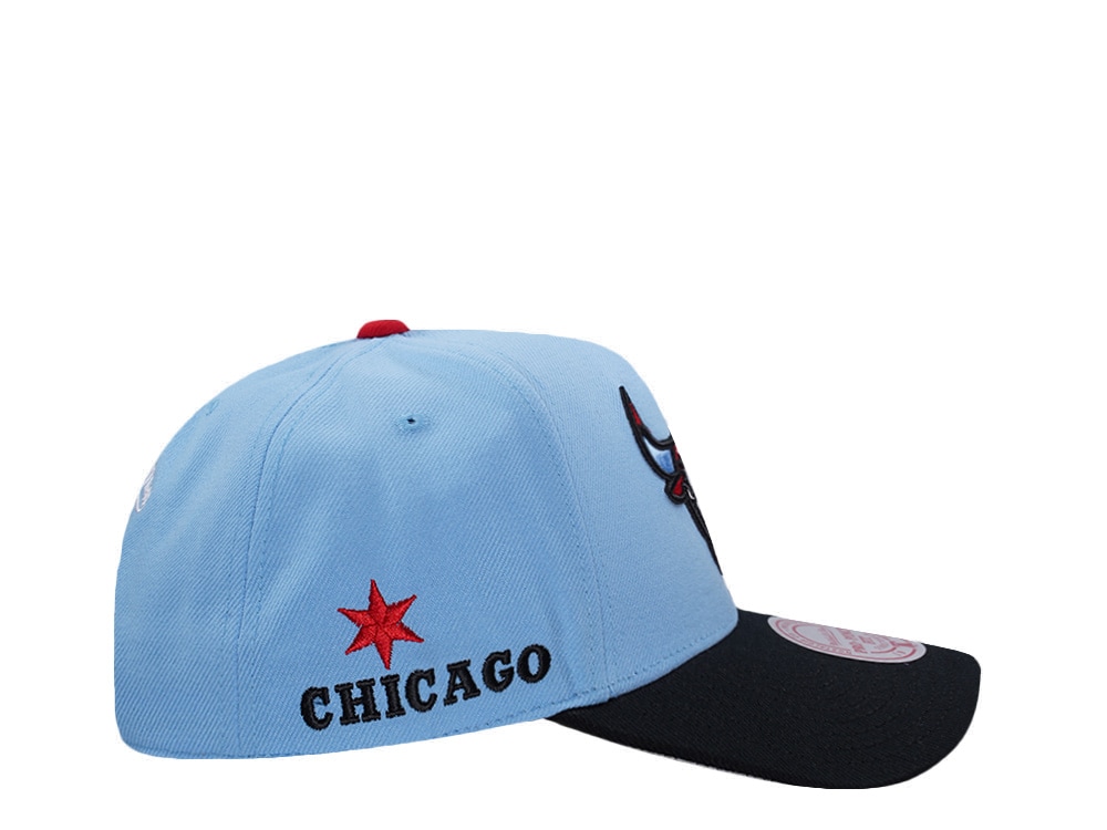 Mitchell & Ness Chicago Bulls NBA In The City Sky Blue Edition Pro Pinch Fit Snapback Casquette