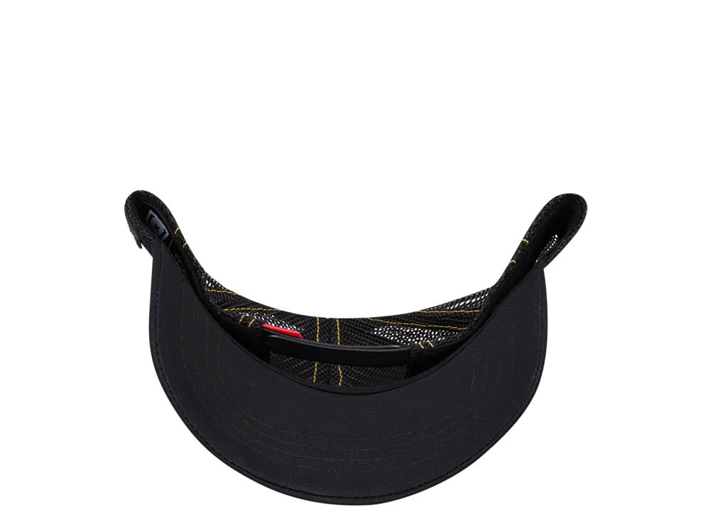 Capslab Looney Tunes Daffy Black Trucker Snapback Casquette