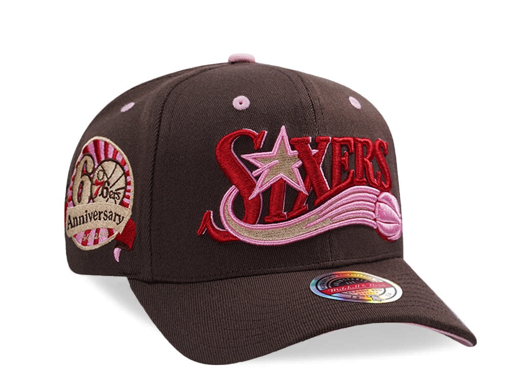 Mitchell & Ness Philadelphia 76ers 60th Anniversary Hardwood Classic Brown Sugar Edition Snapback Casquette