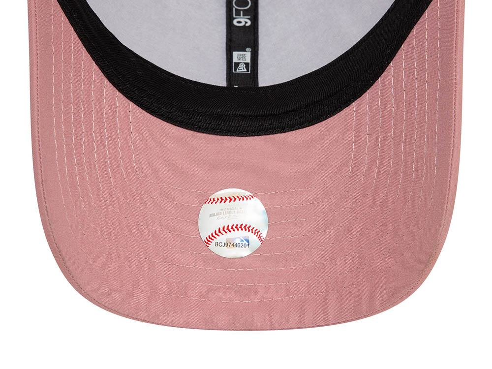 New Era New York Yankees Flawless Edition Pink 9Forty Strapback Casquette