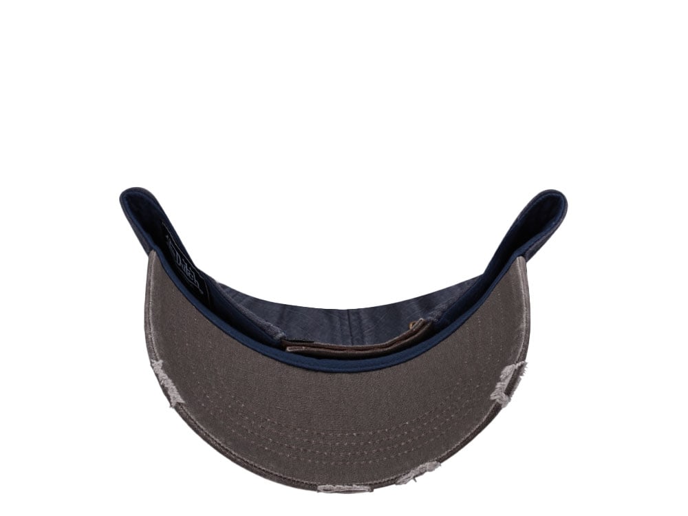 Von Dutch Oval Patch Distressed Vintage Strapback Casquette