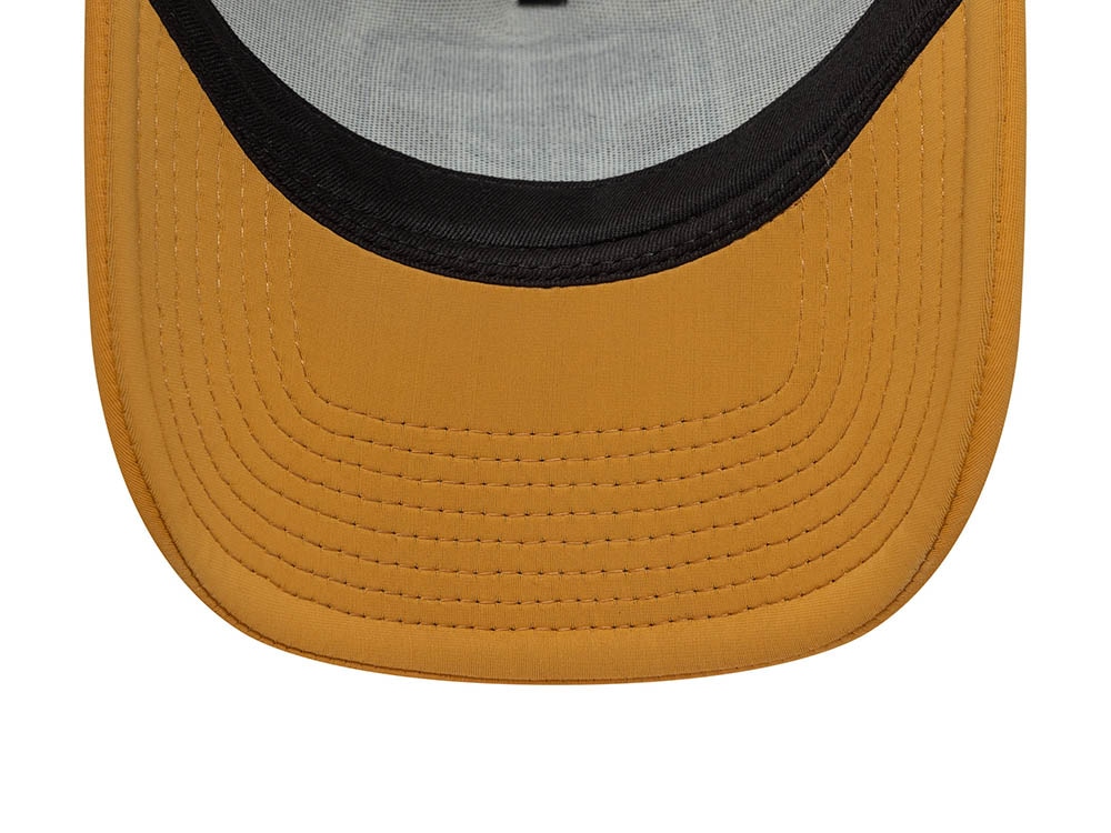 New Era Graphic Patch Beige 9Forty A Frame Trucker Snapback Casquette