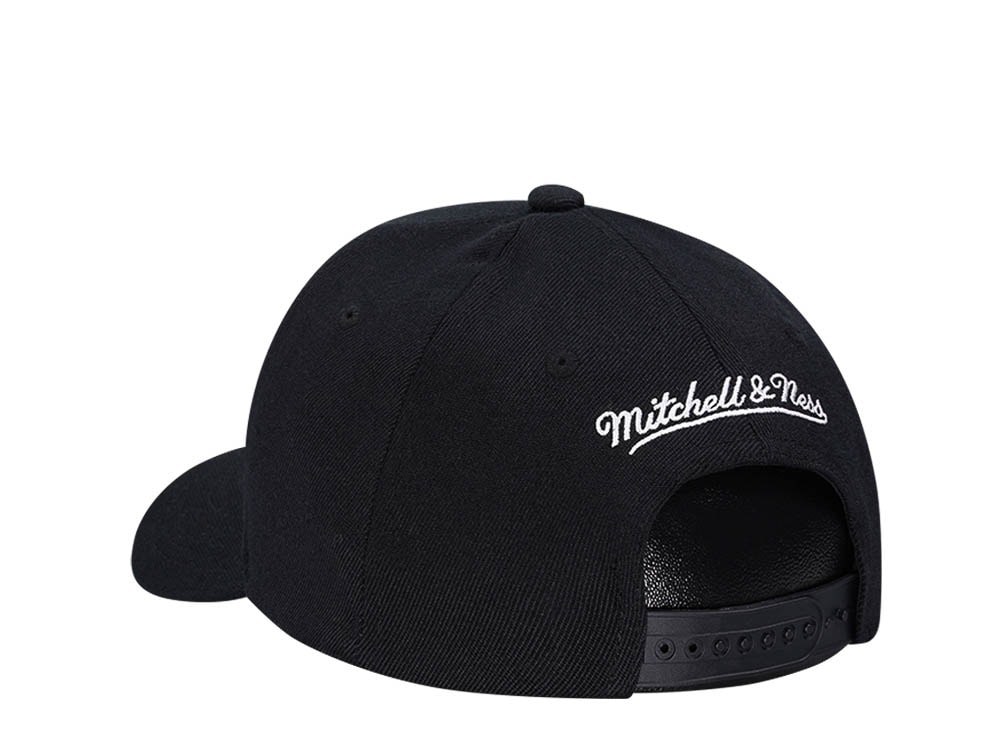 Mitchell & Ness Brooklyn Nets High Crown 6 Panel Classic Red Line Flex Snapback Casquette
