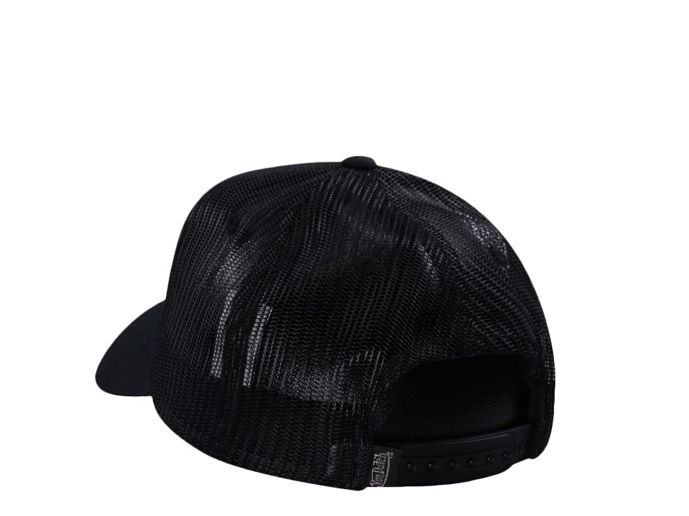 Von Dutch Oval Patch Black on Black Edition Trucker Snapback Casquette