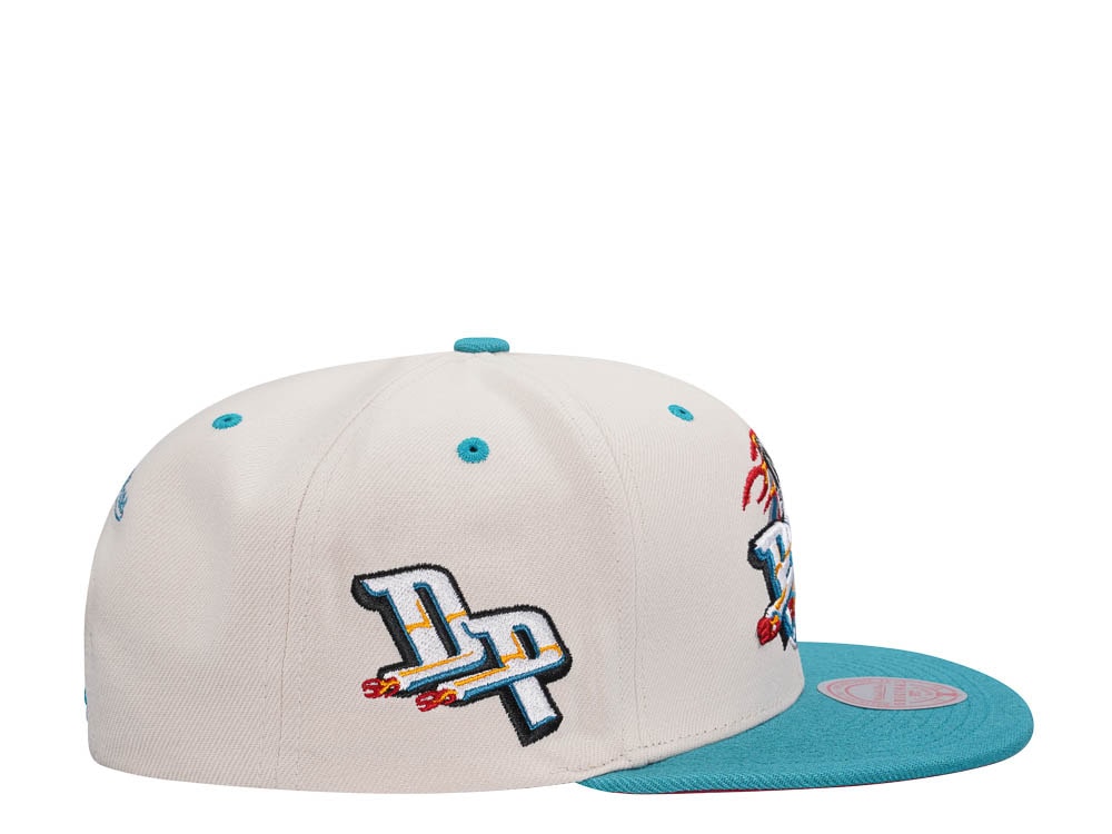 Mitchell & Ness Detroit Pistons Sail Off White Two Tone Snapback Casquette