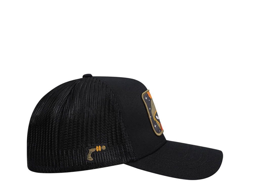 Capslab Looney Tunes Martian Black Trucker Snapback Casquette