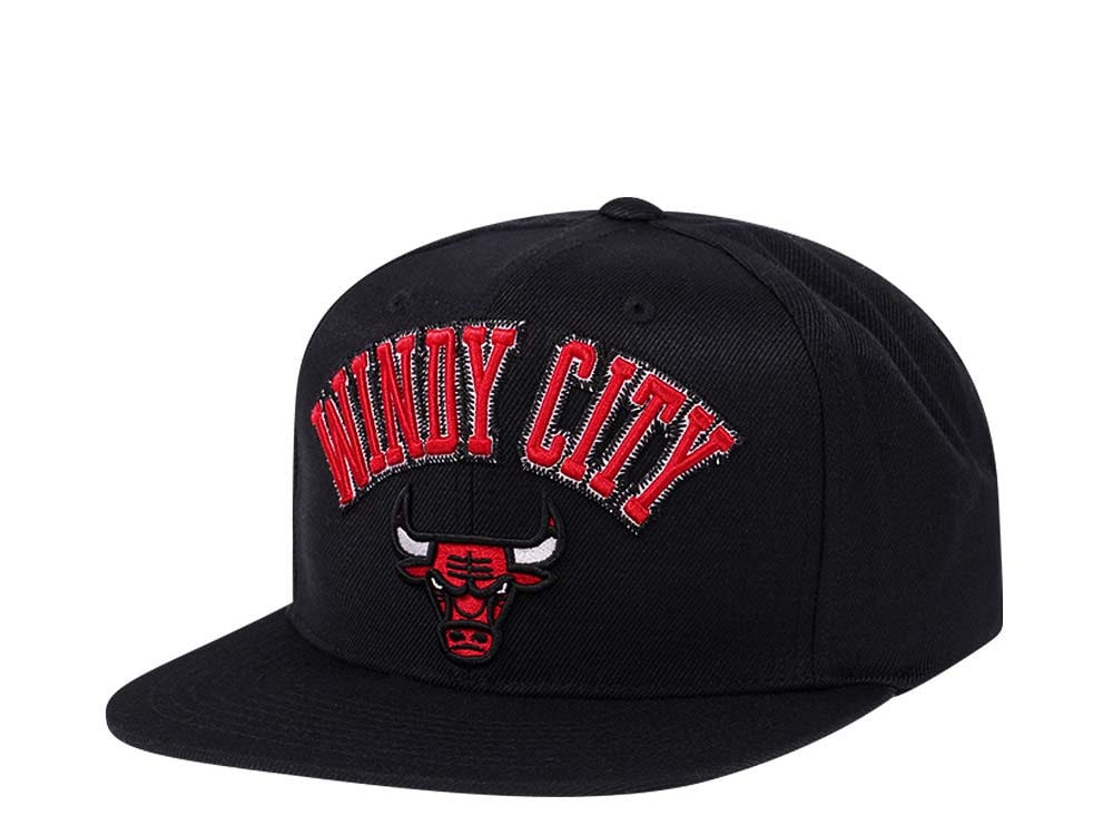 Mitchell & Ness Chicago Bulls Black Zig Zag Satin Undervisor Snapback Casquette