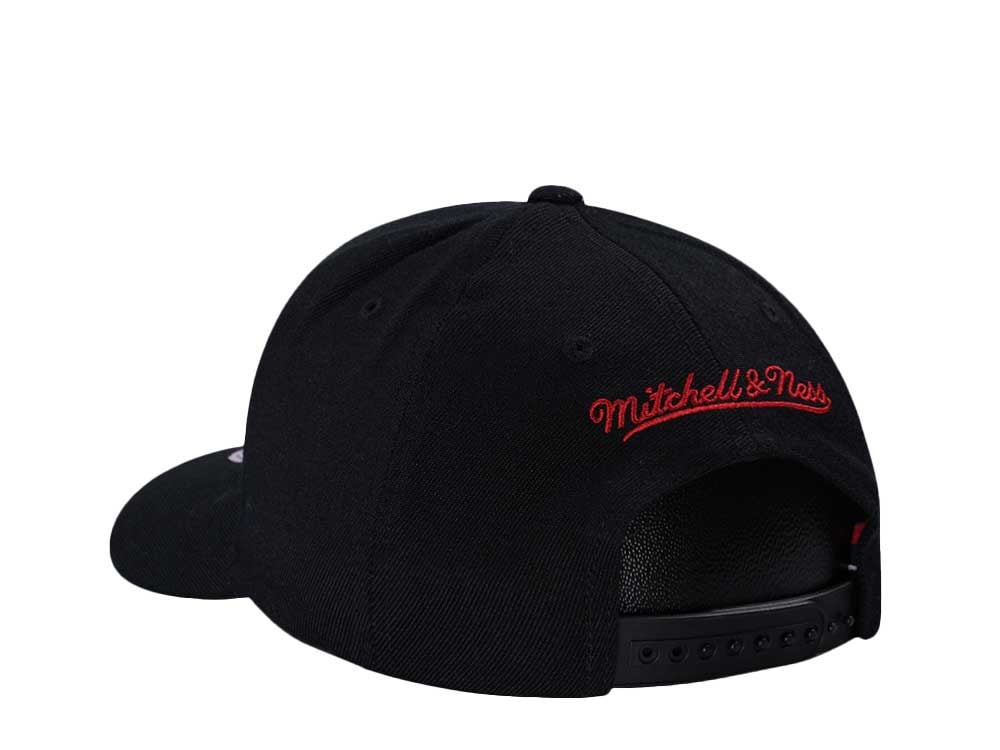 Mitchell & Ness Chicago Bulls Retrodome Classic Red Stretch Snapback Casquette