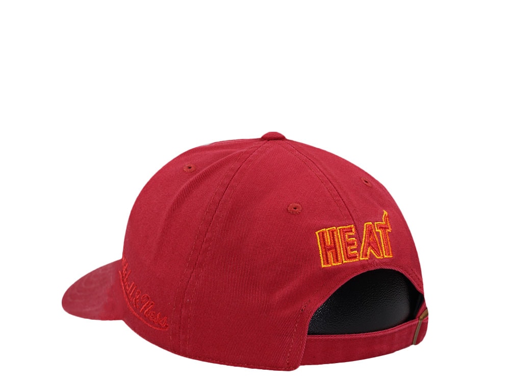 Mitchell & Ness Miami Heat Golden Hour Glaze Red Dadhat Strapback Casquette